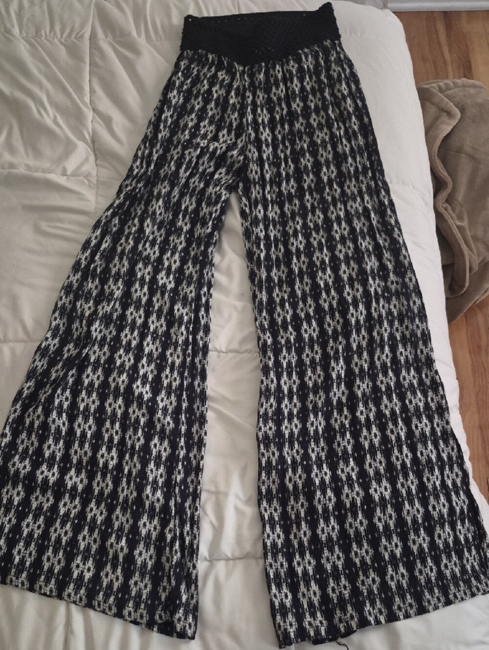 Black and White Patterned Wide Leg Pants